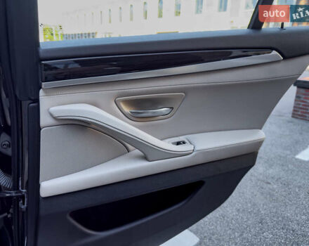 Серый БМВ 5 Серия, объемом двигателя 3 л и пробегом 101 тыс. км за 23400 $, фото 49 на Automoto.ua