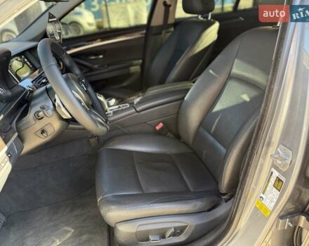 Серый БМВ 5 Серия, объемом двигателя 3 л и пробегом 183 тыс. км за 23550 $, фото 17 на Automoto.ua