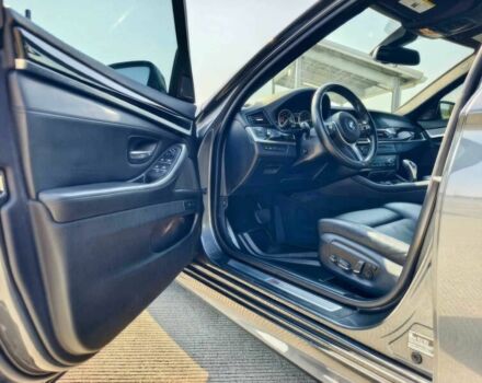 Серый БМВ 5 Серия, объемом двигателя 3 л и пробегом 76 тыс. км за 13400 $, фото 9 на Automoto.ua