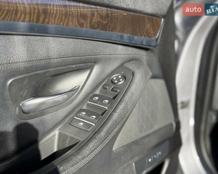 Серый БМВ 5 Серия, объемом двигателя 3 л и пробегом 183 тыс. км за 23550 $, фото 22 на Automoto.ua