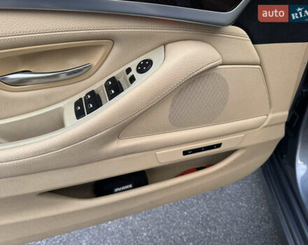 Сірий БМВ 5 Серія, об'ємом двигуна 2 л та пробігом 210 тис. км за 15000 $, фото 35 на Automoto.ua