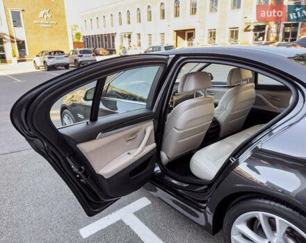 Серый БМВ 5 Серия, объемом двигателя 3 л и пробегом 101 тыс. км за 23400 $, фото 40 на Automoto.ua