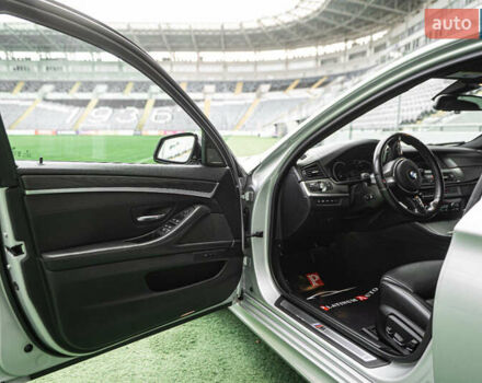 Серый БМВ 5 Серия, объемом двигателя 4.39 л и пробегом 111 тыс. км за 26500 $, фото 25 на Automoto.ua