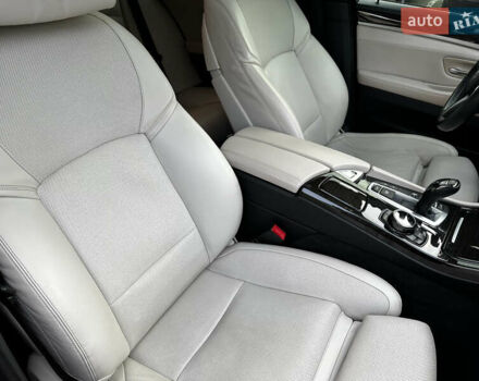 Серый БМВ 5 Серия, объемом двигателя 3 л и пробегом 65 тыс. км за 25500 $, фото 14 на Automoto.ua