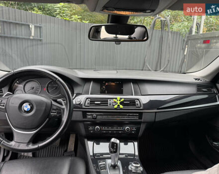 Серый БМВ 5 Серия, объемом двигателя 2 л и пробегом 97 тыс. км за 25000 $, фото 5 на Automoto.ua
