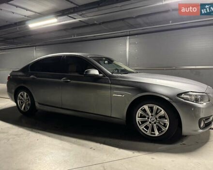 БМВ 5 Серия 2016 в Киеве на Automoto.ua Серый БМВ 5 Серия, объемом двигателя 2 л и пробегом 209 тыс. км за 16500 $, фото 4 на Automoto.ua