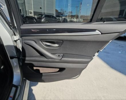 Сірий БМВ 5 Серія, об'ємом двигуна 2 л та пробігом 99 тис. км за 13600 $, фото 35 на Automoto.ua