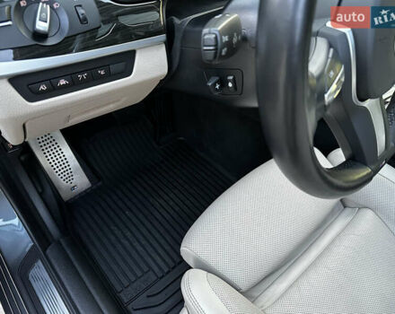 Серый БМВ 5 Серия, объемом двигателя 3 л и пробегом 65 тыс. км за 25500 $, фото 1 на Automoto.ua