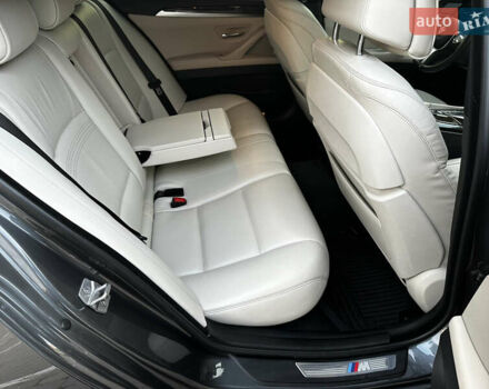 Серый БМВ 5 Серия, объемом двигателя 3 л и пробегом 65 тыс. км за 25500 $, фото 15 на Automoto.ua