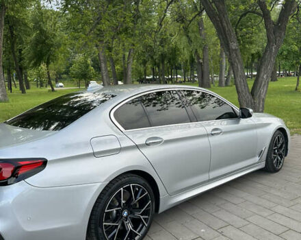 Серый БМВ 5 Серия, объемом двигателя 3 л и пробегом 160 тыс. км за 33500 $, фото 5 на Automoto.ua