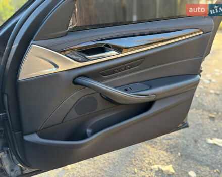 Серый БМВ 5 Серия, объемом двигателя 2 л и пробегом 298 тыс. км за 27000 $, фото 22 на Automoto.ua