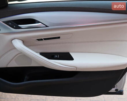 Серый БМВ 5 Серия, объемом двигателя 2.99 л и пробегом 152 тыс. км за 42900 $, фото 37 на Automoto.ua