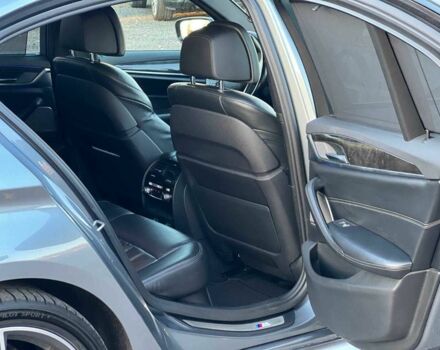 БМВ 5 Серия 2017 в Киеве на Automoto.ua Серый БМВ 5 Серия, объемом двигателя 3 л и пробегом 195 тыс. км за 24700 $, фото 12 на Automoto.ua