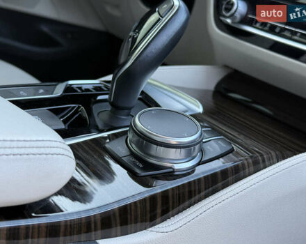 Серый БМВ 5 Серия, объемом двигателя 3 л и пробегом 254 тыс. км за 33500 $, фото 31 на Automoto.ua