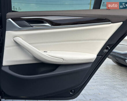 Серый БМВ 5 Серия, объемом двигателя 3 л и пробегом 254 тыс. км за 33500 $, фото 21 на Automoto.ua