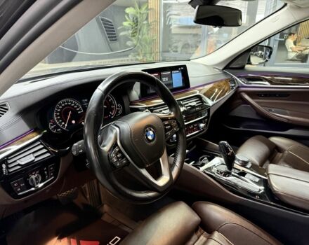 Серый БМВ 5 Серия, объемом двигателя 3 л и пробегом 164 тыс. км за 36900 $, фото 17 на Automoto.ua