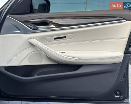 Серый БМВ 5 Серия, объемом двигателя 3 л и пробегом 254 тыс. км за 33500 $, фото 20 на Automoto.ua