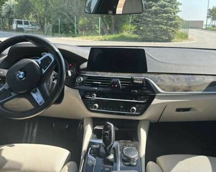 Серый БМВ 5 Серия, объемом двигателя 3 л и пробегом 120 тыс. км за 25000 $, фото 9 на Automoto.ua