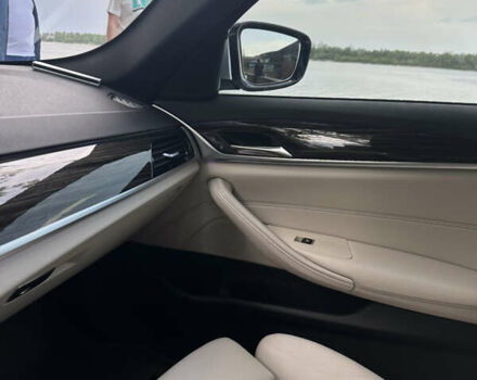 Серый БМВ 5 Серия, объемом двигателя 3 л и пробегом 160 тыс. км за 33500 $, фото 20 на Automoto.ua