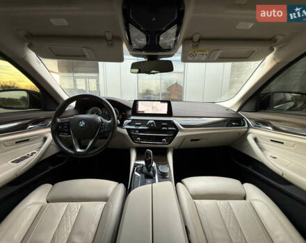 Серый БМВ 5 Серия, объемом двигателя 3 л и пробегом 254 тыс. км за 33500 $, фото 16 на Automoto.ua