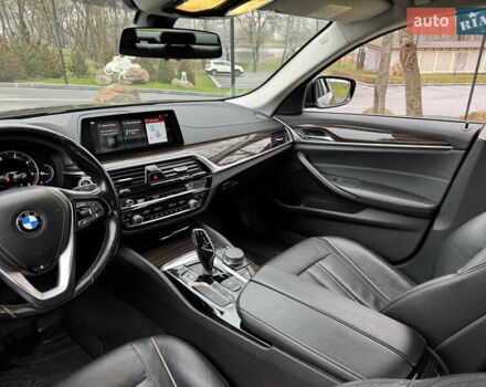 Серый БМВ 5 Серия, объемом двигателя 2 л и пробегом 248 тыс. км за 28500 $, фото 14 на Automoto.ua