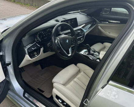 Серый БМВ 5 Серия, объемом двигателя 3 л и пробегом 160 тыс. км за 33500 $, фото 17 на Automoto.ua