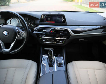 Серый БМВ 5 Серия, объемом двигателя 3 л и пробегом 186 тыс. км за 28999 $, фото 23 на Automoto.ua