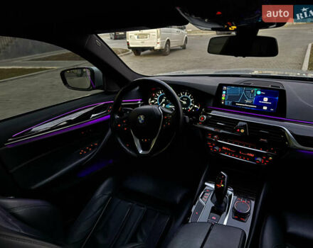 Серый БМВ 5 Серия, объемом двигателя 3 л и пробегом 115 тыс. км за 32999 $, фото 11 на Automoto.ua