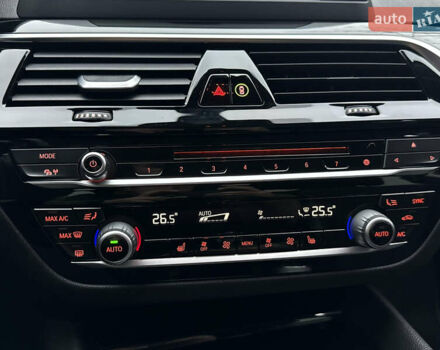 Серый БМВ 5 Серия, объемом двигателя 2 л и пробегом 131 тыс. км за 29999 $, фото 41 на Automoto.ua