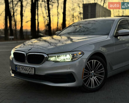 Серый БМВ 5 Серия, объемом двигателя 3 л и пробегом 115 тыс. км за 32999 $, фото 1 на Automoto.ua