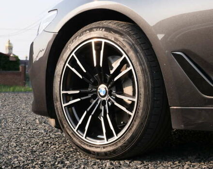 Серый БМВ 5 Серия, объемом двигателя 3 л и пробегом 186 тыс. км за 28999 $, фото 19 на Automoto.ua