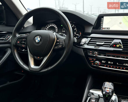 Серый БМВ 5 Серия, объемом двигателя 2 л и пробегом 131 тыс. км за 29999 $, фото 50 на Automoto.ua