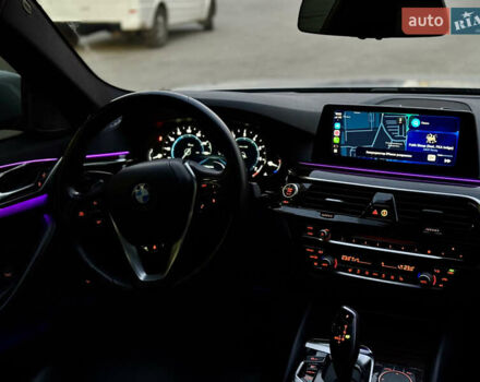 Серый БМВ 5 Серия, объемом двигателя 3 л и пробегом 115 тыс. км за 32999 $, фото 12 на Automoto.ua