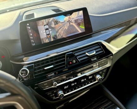 Серый БМВ 5 Серия, объемом двигателя 3 л и пробегом 93 тыс. км за 33500 $, фото 19 на Automoto.ua