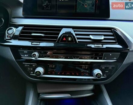 Серый БМВ 5 Серия, объемом двигателя 3 л и пробегом 139 тыс. км за 41400 $, фото 32 на Automoto.ua