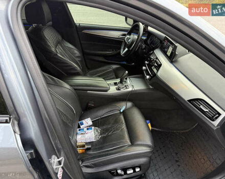 Серый БМВ 5 Серия, объемом двигателя 2.99 л и пробегом 205 тыс. км за 38700 $, фото 24 на Automoto.ua