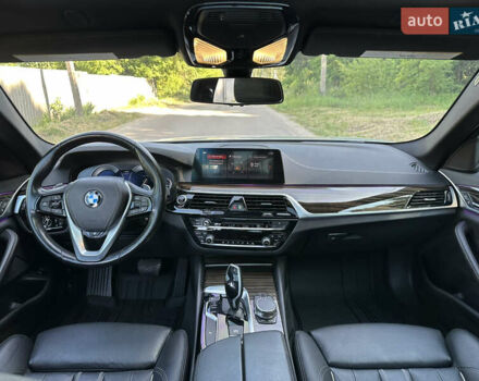Серый БМВ 5 Серия, объемом двигателя 2 л и пробегом 129 тыс. км за 27500 $, фото 10 на Automoto.ua