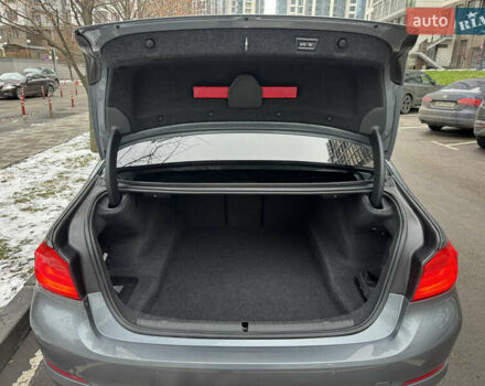 Серый БМВ 5 Серия, объемом двигателя 3 л и пробегом 172 тыс. км за 34500 $, фото 14 на Automoto.ua