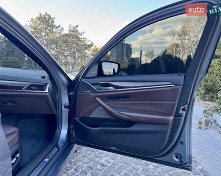 Серый БМВ 5 Серия, объемом двигателя 3 л и пробегом 59 тыс. км за 54999 $, фото 21 на Automoto.ua