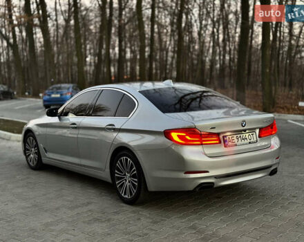 Серый БМВ 5 Серия, объемом двигателя 3 л и пробегом 115 тыс. км за 32999 $, фото 6 на Automoto.ua