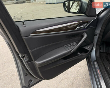 Сірий БМВ 5 Серія, об'ємом двигуна 2 л та пробігом 128 тис. км за 32500 $, фото 27 на Automoto.ua