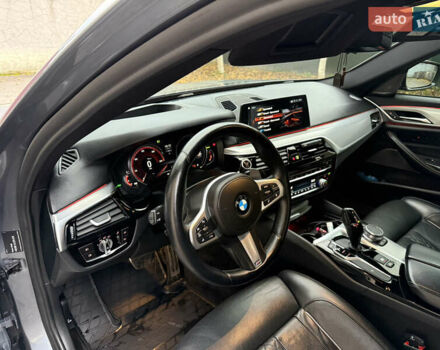 Серый БМВ 5 Серия, объемом двигателя 2.99 л и пробегом 205 тыс. км за 38700 $, фото 10 на Automoto.ua