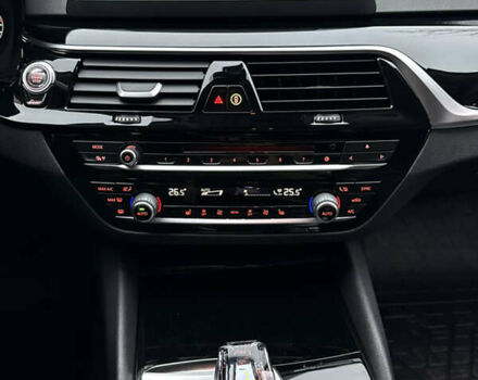 Серый БМВ 5 Серия, объемом двигателя 2 л и пробегом 131 тыс. км за 29999 $, фото 39 на Automoto.ua