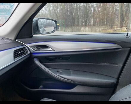 Серый БМВ 5 Серия, объемом двигателя 3 л и пробегом 240 тыс. км за 41000 $, фото 19 на Automoto.ua