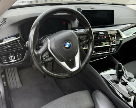 Серый БМВ 5 Серия, объемом двигателя 2 л и пробегом 122 тыс. км за 36000 $, фото 9 на Automoto.ua