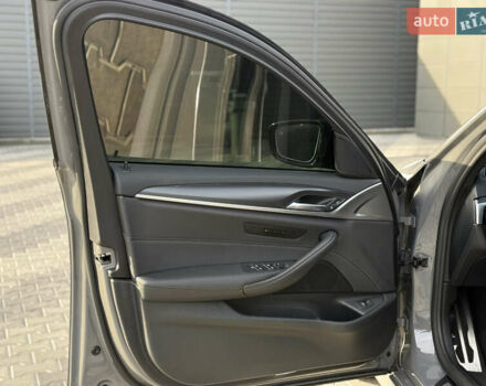 Сірий БМВ 5 Серія, об'ємом двигуна 3 л та пробігом 98 тис. км за 49500 $, фото 26 на Automoto.ua