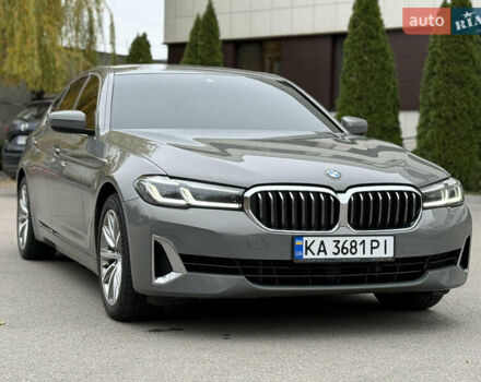 Серый БМВ 5 Серия, объемом двигателя 3 л и пробегом 139 тыс. км за 45999 $, фото 7 на Automoto.ua