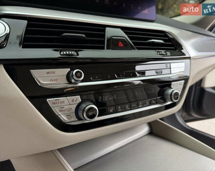 Серый БМВ 5 Серия, объемом двигателя 3 л и пробегом 139 тыс. км за 45999 $, фото 28 на Automoto.ua