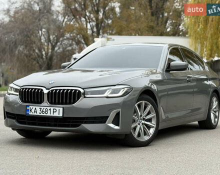 Серый БМВ 5 Серия, объемом двигателя 3 л и пробегом 139 тыс. км за 45999 $, фото 2 на Automoto.ua
