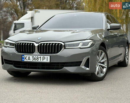 Серый БМВ 5 Серия, объемом двигателя 3 л и пробегом 139 тыс. км за 45999 $, фото 3 на Automoto.ua